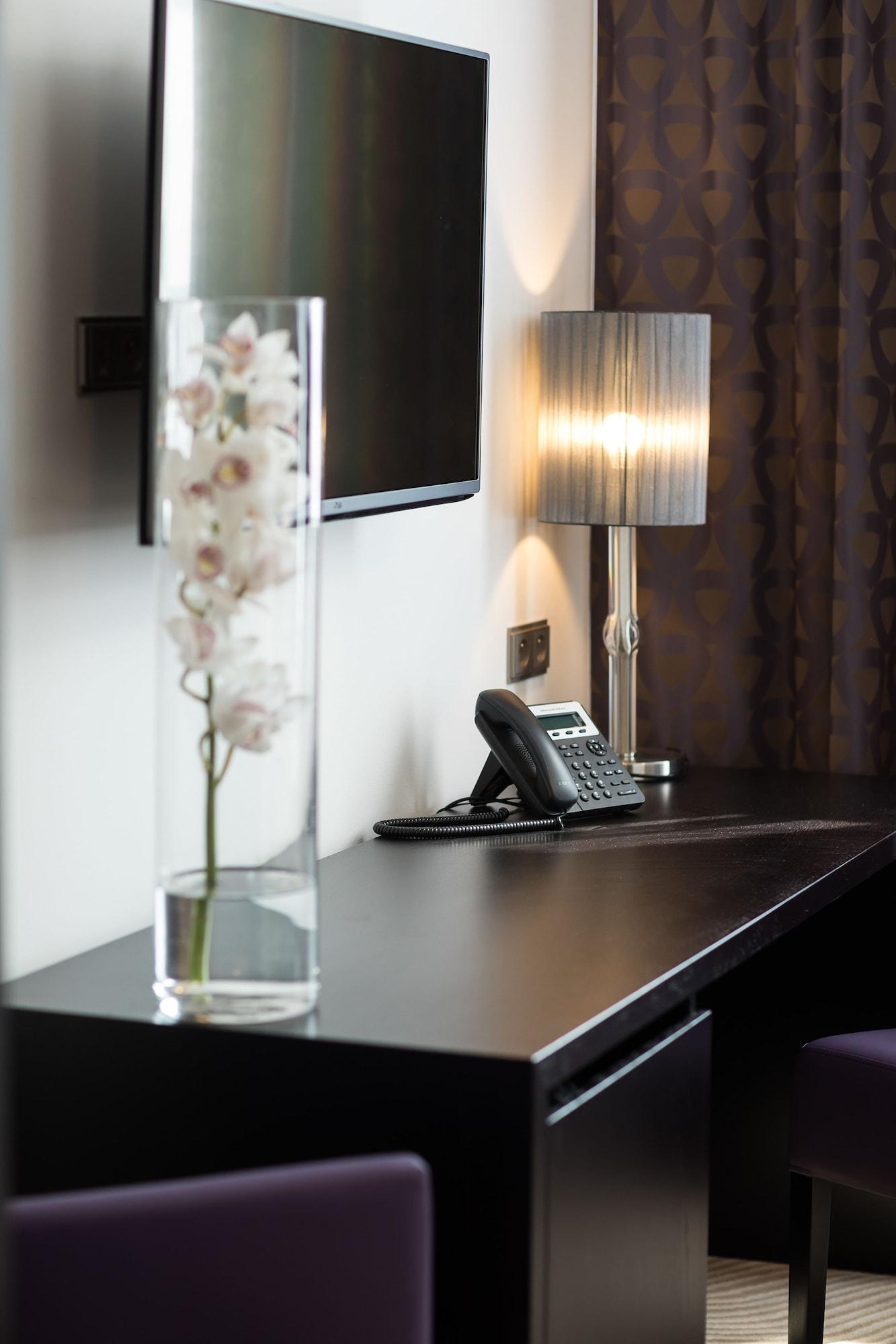 Myo Wenceslas Otel