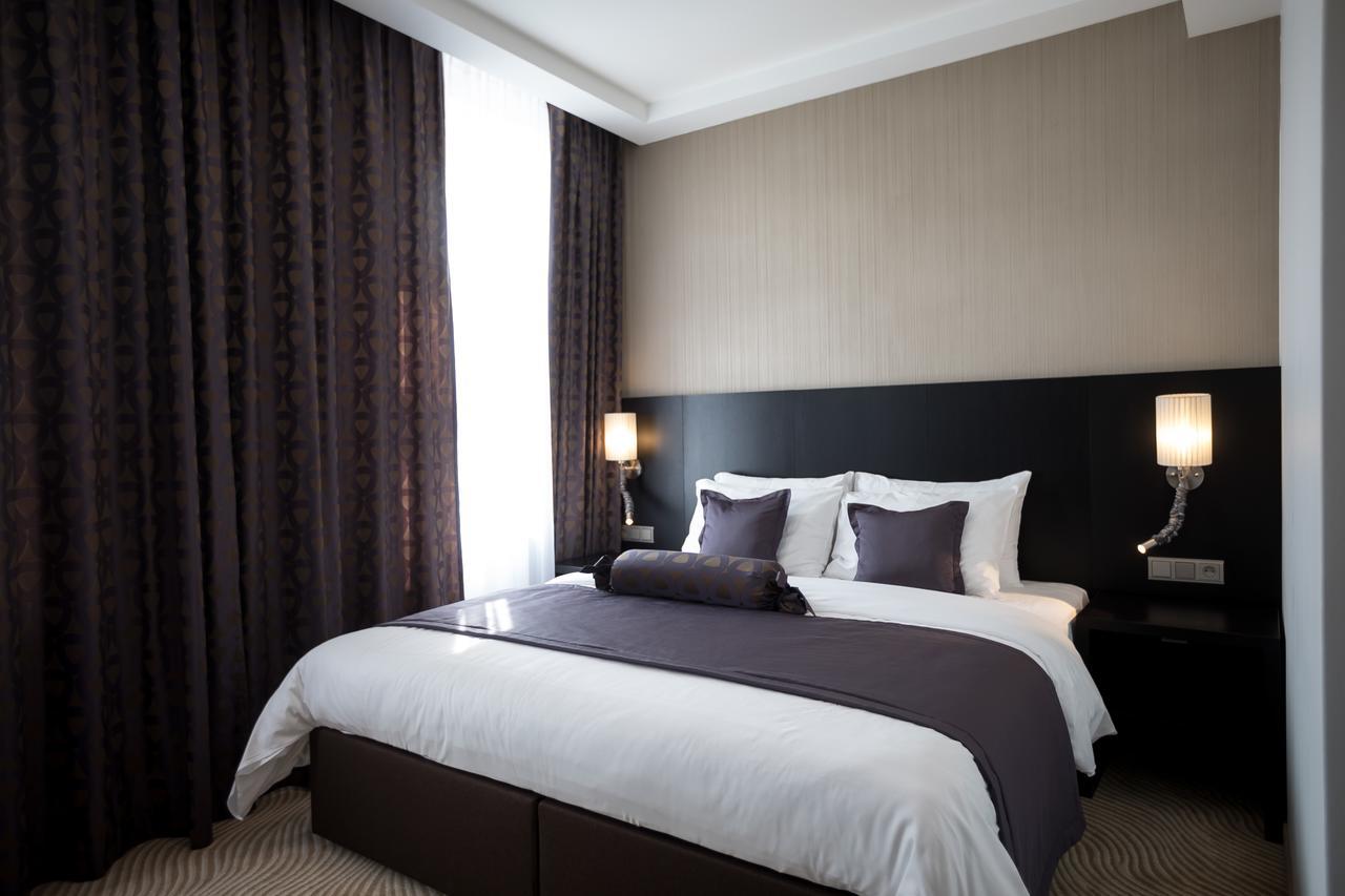 Myo Wenceslas Otel
